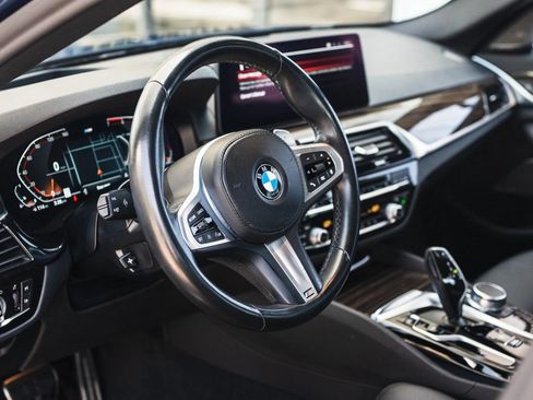 Used 2021 BMW 530i w/ M Sport Package RWD image 17