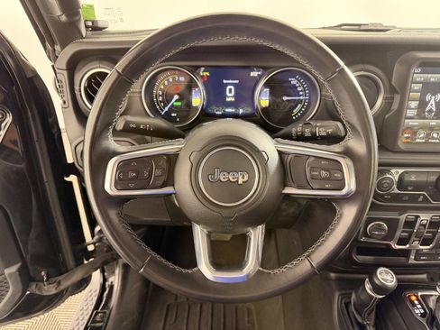 Used 2021 Jeep Wrangler Unlimited Sahara AWD/4WD image 26