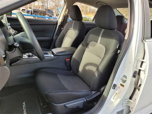 Used 2024 Nissan Sentra SV image 8