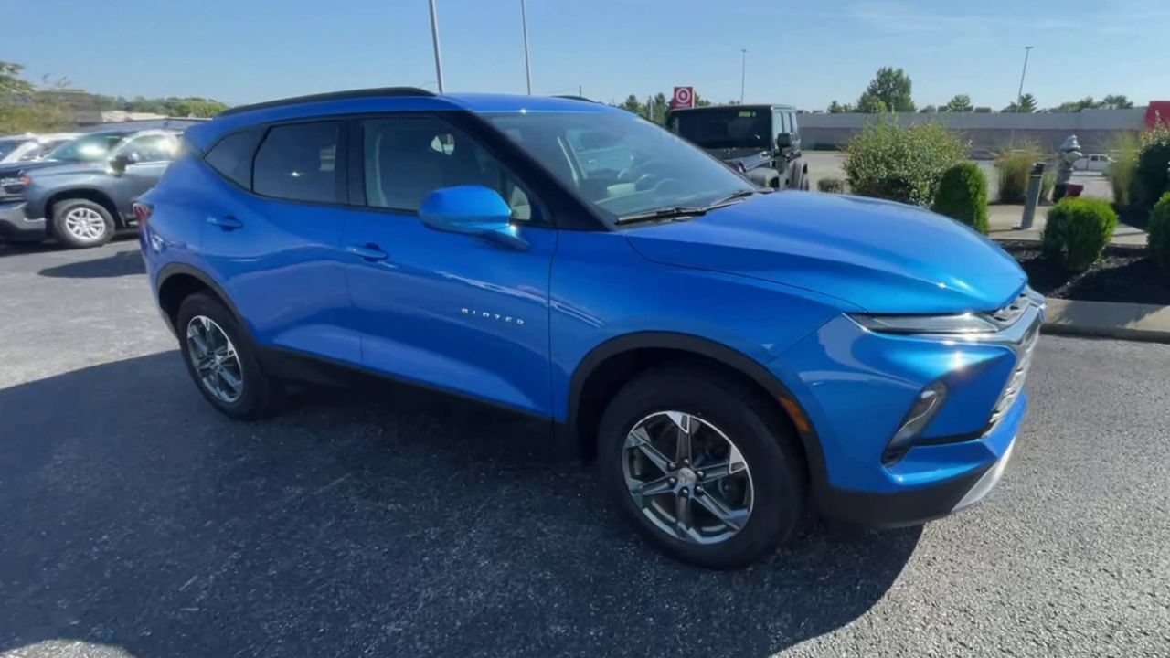 Used 2024 Chevrolet Blazer LT w/ Convenience Package FWD image 3