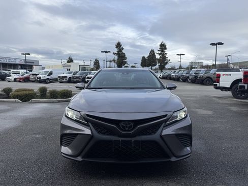Used 2019 Toyota Camry SE image 4