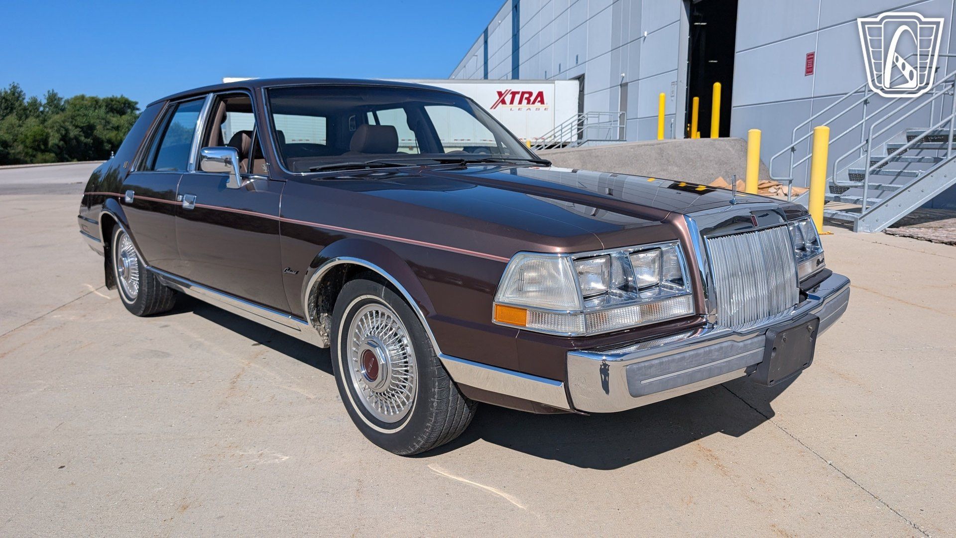 Used 1987 Lincoln Continental Signature RWD image 21