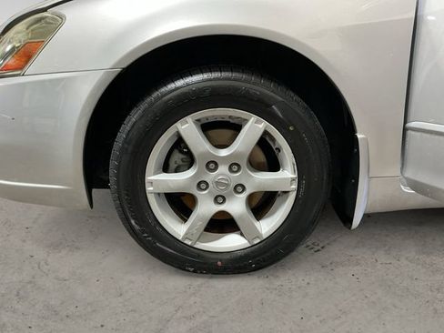 Used 2005 Nissan Altima 2.5 S w/ (F01) Convenience Pkg FWD image 9