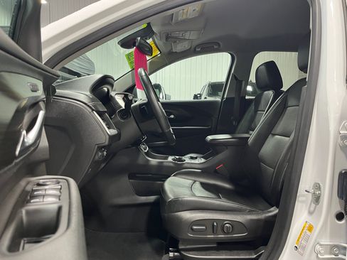 Certified 2023 GMC Terrain SLT image 12
