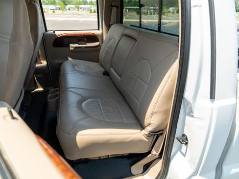 Used 2000 Ford F350 Lariat image 35