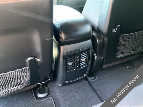 Used 2020 Jeep Grand Cherokee Laredo AWD/4WD image 27