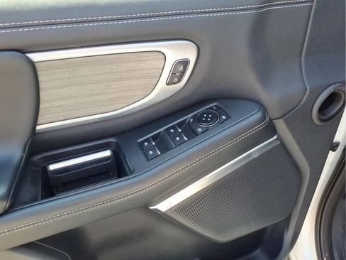 Used 2025 Ford Expedition Max Platinum AWD/4WD image 17