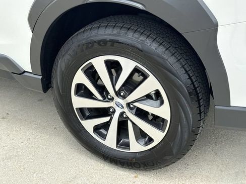Certified 2025 Subaru Outback Premium AWD/4WD image 12