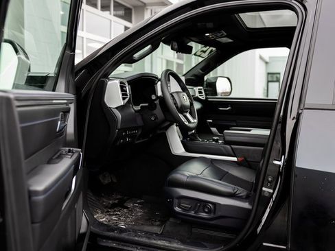 Used 2025 Toyota Tundra Platinum image 29