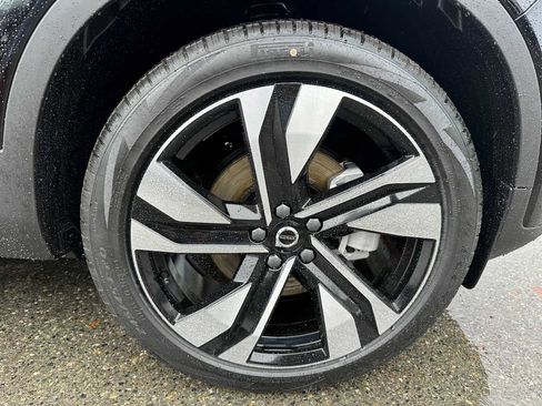 New 2026 Volvo XC40 B5 Ultra w/ Climate Package image 9