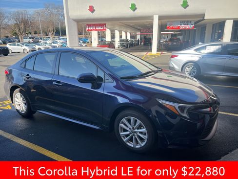 Used 2023 Toyota Corolla LE w/ LE Convenience Package image 5