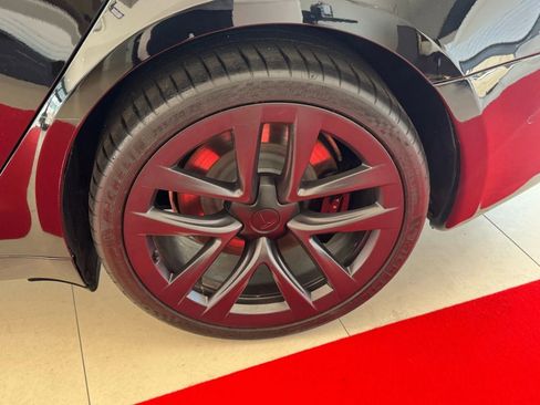 Used 2022 Tesla Model S image 34