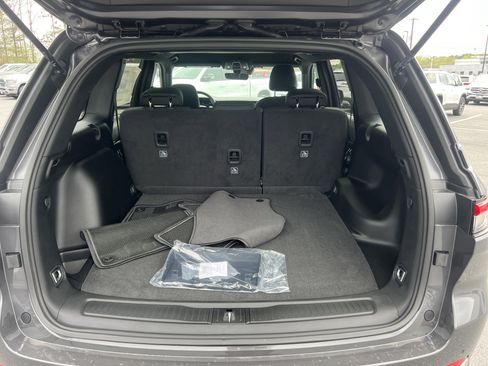 New 2026 Jeep Grand Cherokee Laredo image 16