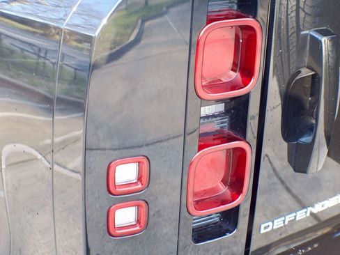 Used 2021 Land Rover Defender 90 S image 15