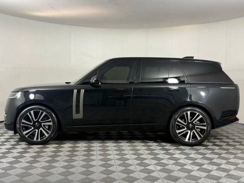 Certified 2023 Land Rover Range Rover SE image 3