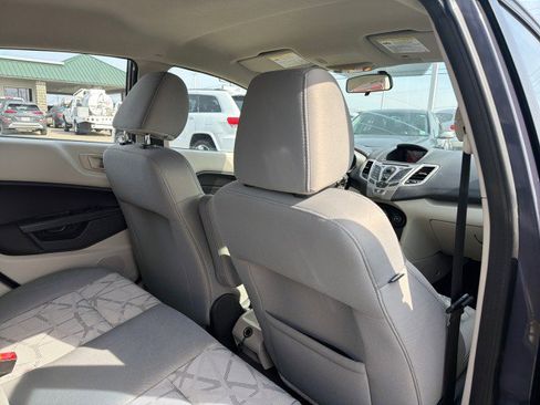 Used 2013 Ford Fiesta SE image 23