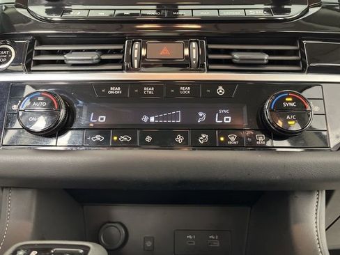 Used 2024 Nissan Pathfinder SL image 27