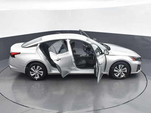 Used 2024 Nissan Altima 2.5 S FWD image 20