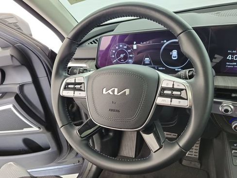 Used 2024 Kia Telluride SX FWD image 23