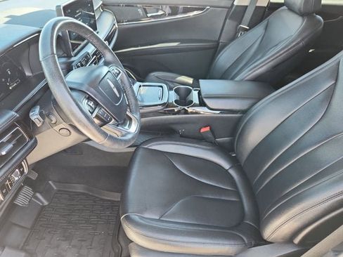 Used 2023 Lincoln Nautilus AWD w/ Premium Package image 9
