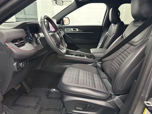 Used 2025 Ford Explorer ST-Line image 21