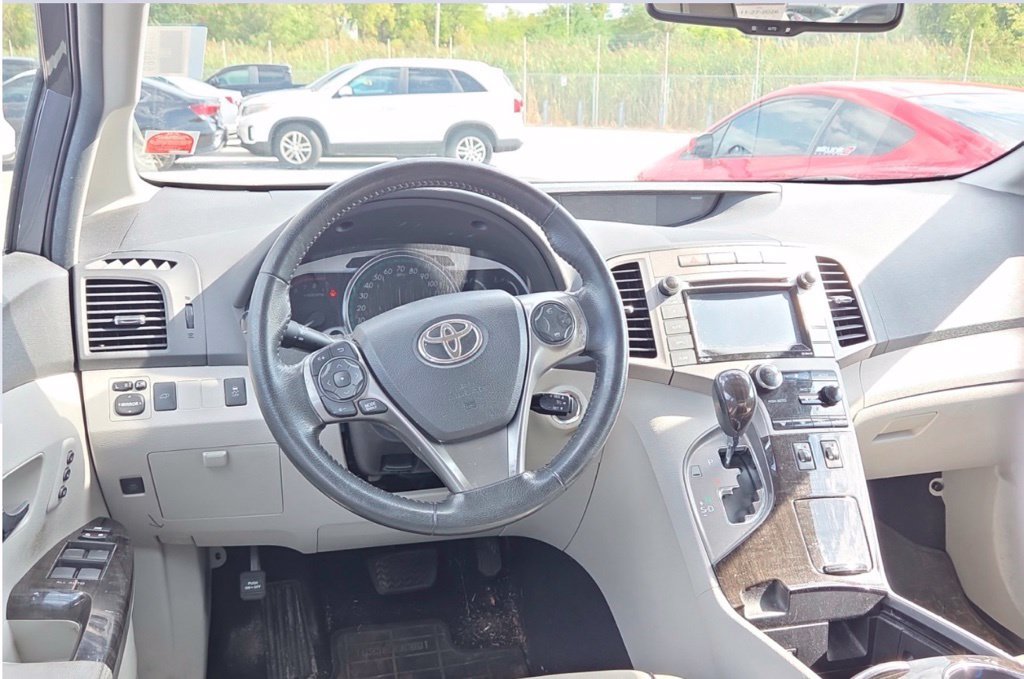 Used 2015 Toyota Venza XLE AWD/4WD image 3
