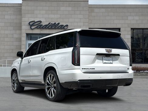 Certified 2025 Cadillac Escalade Premium Luxury w/ Touring Package AWD/4WD image 4