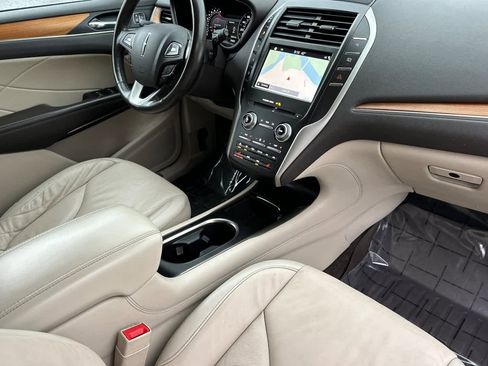Used 2018 Lincoln MKC Select w/ Select Plus Package image 16