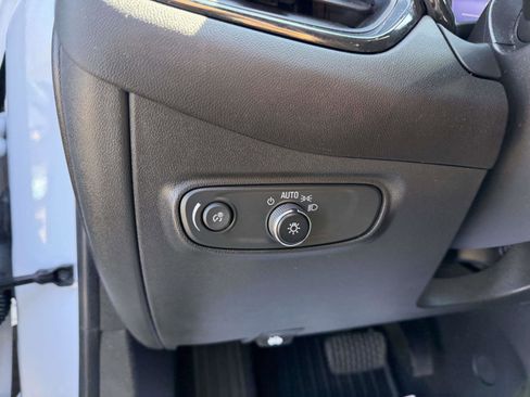 Certified 2023 Chevrolet Equinox RS image 19