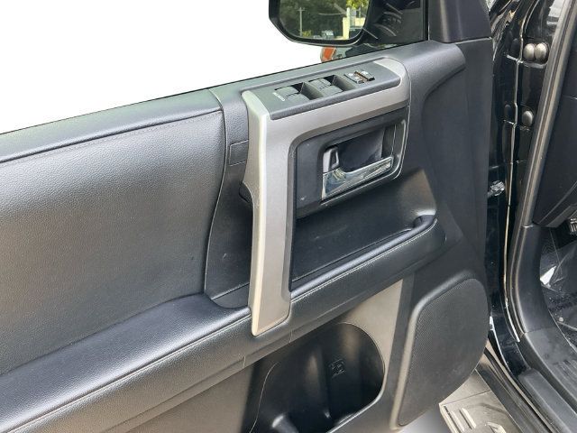 Used 2020 Toyota 4Runner SR5 Premium w/ Moonroof Package AWD/4WD image 11