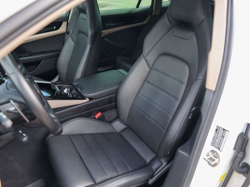 Used 2024 Porsche Panamera image 7