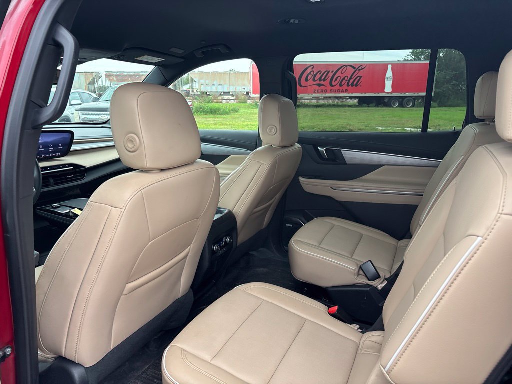 Used 2025 Buick Enclave Preferred w/ Power Package AWD/4WD image 13