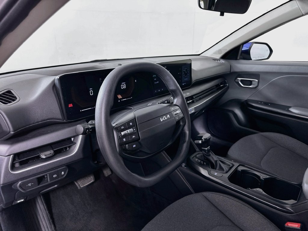 Used 2025 Kia K4 FWD image 9