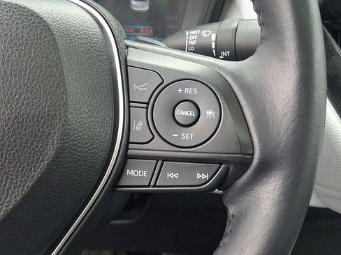 Certified 2022 Toyota Corolla SE w/ SE Premium Package image 25