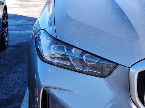 Certified 2024 BMW X5 xDrive40i w/ Premium Package image 3