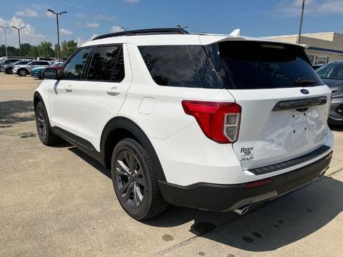 Certified 2024 Ford Explorer XLT w/ Equipment Group 202A AWD/4WD image 4