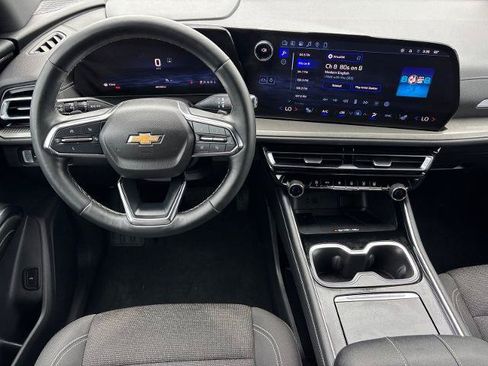 Used 2024 Chevrolet Traverse LT FWD image 18