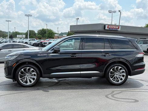 Used 2025 Lincoln Aviator Reserve w/ Illumination Package AWD/4WD image 7