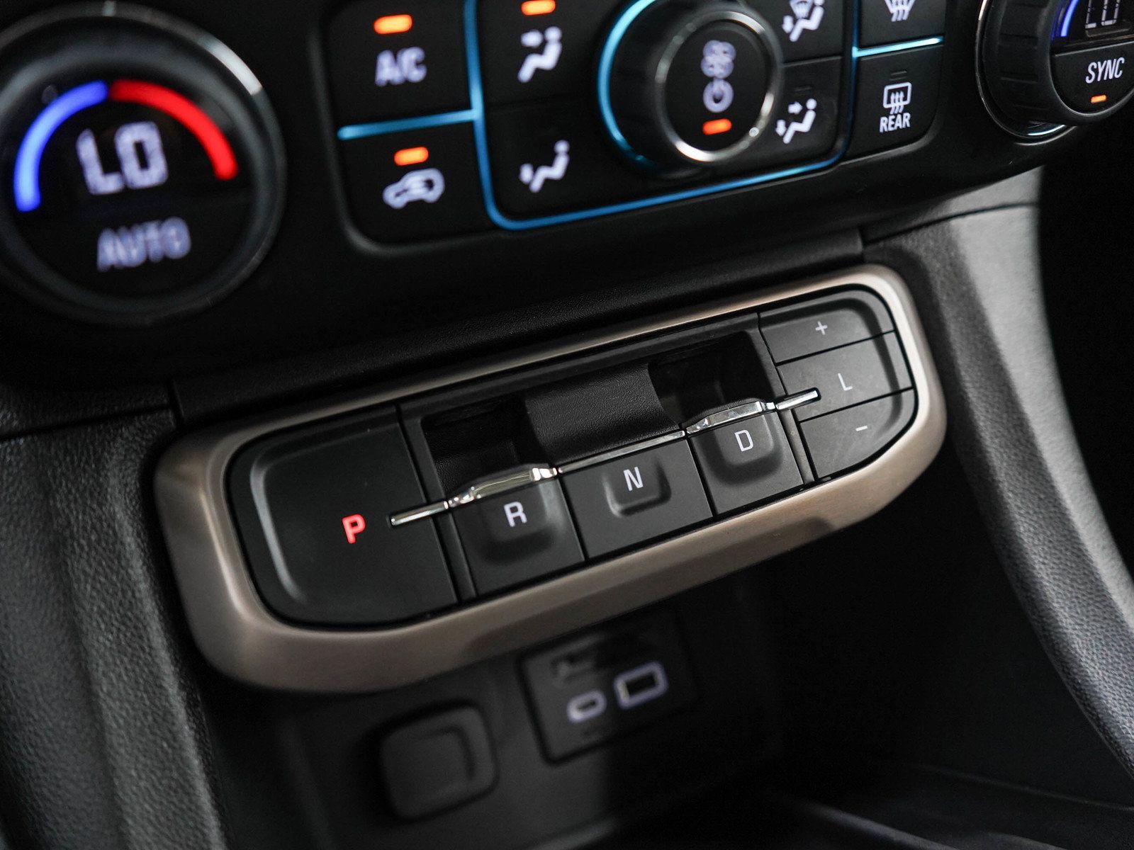 Used 2023 GMC Acadia Denali w/ Black Diamond Edition AWD/4WD image 27