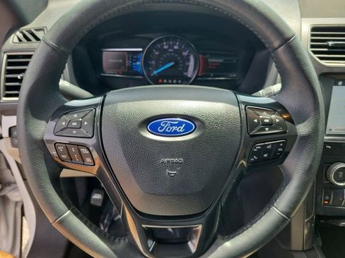 Used 2019 Ford Explorer XLT w/ Equipment Group 202A FWD image 25