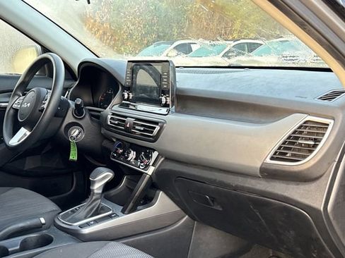 Used 2023 Kia Seltos LX image 15