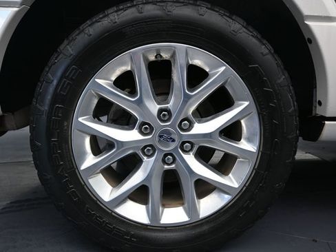 Used 2017 Ford Expedition Limited w/ Equipment Group 301A image 9