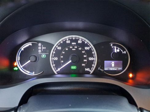 Used 2014 Lexus CT 200h image 20