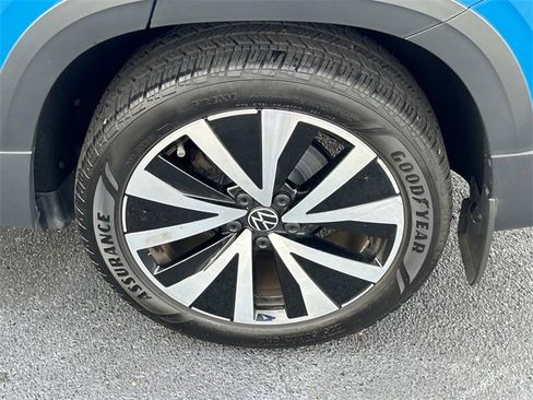 Used 2023 Volkswagen Taos SE image 13