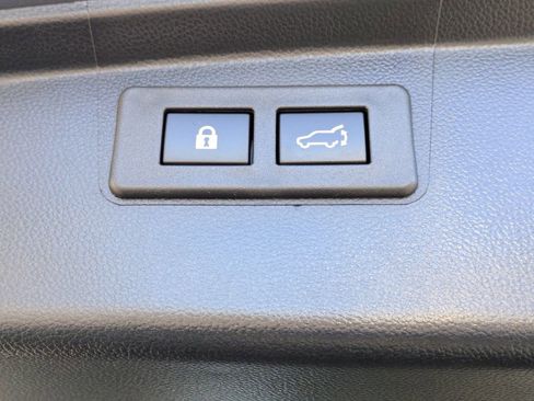 Used 2025 Subaru Outback Premium image 13