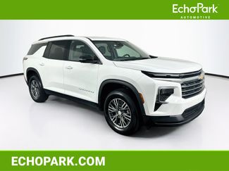 Used 2025 Chevrolet Traverse LT FWD video 1