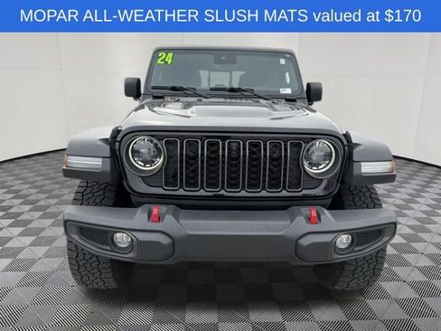 Used 2024 Jeep Gladiator Rubicon w/ Technology Group AWD/4WD image 14
