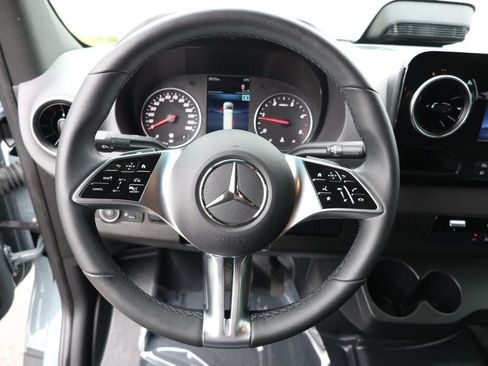 Used 2025 Mercedes-Benz Sprinter 2500 image 12