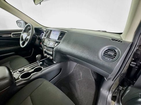 Used 2019 Nissan Pathfinder S image 24