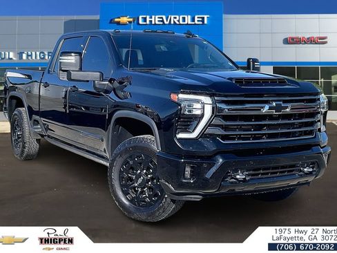 Used 2024 Chevrolet Silverado 2500 High Country w/ High Country Premium Package AWD/4WD image 1